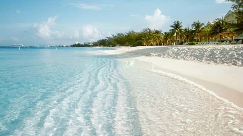 Seven Mile Beach on Grand Cayman island, Cayman Islands