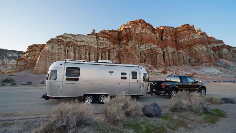 truck towing trailer