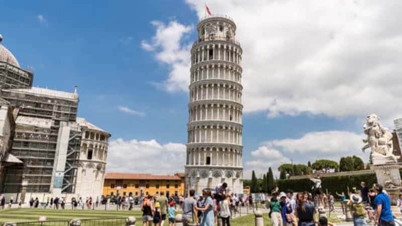 Leaning tower of pisa
