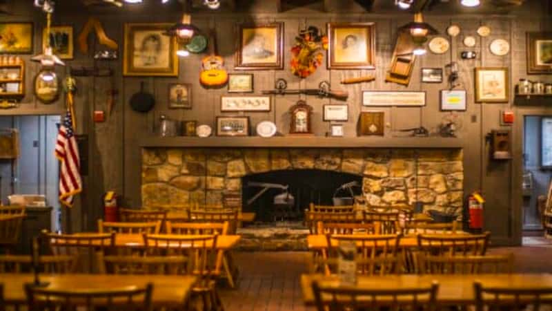 Cracker Barrel Restaurant