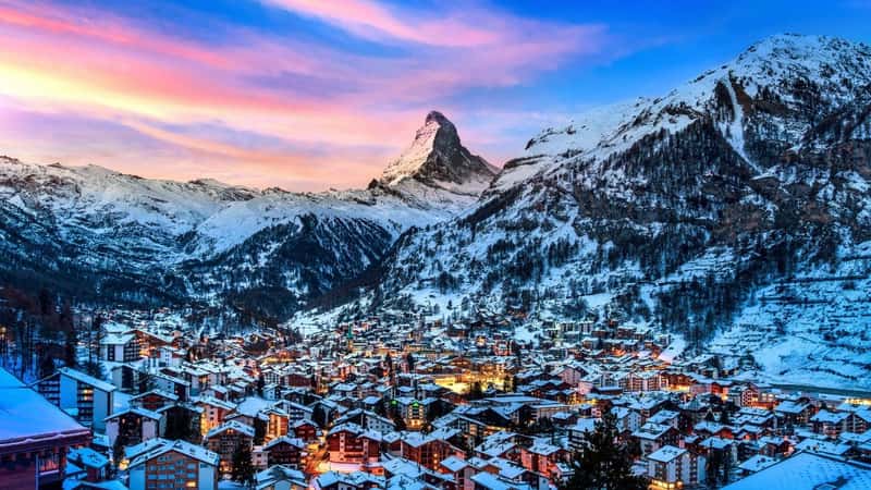 Matterhorn mountain and swiss alps at sunrise in Zermatt, Switzerland.