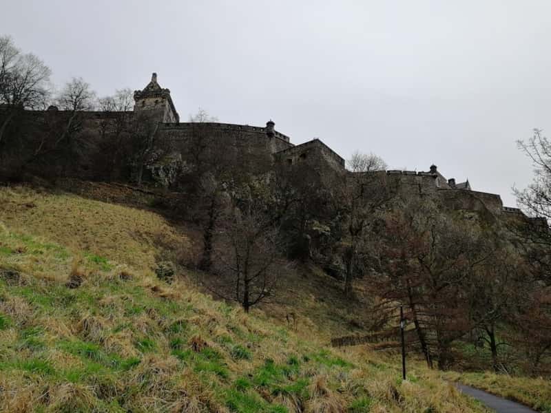 edinburgh castle perched on a hillside above princes street gardens edinburgh scotland