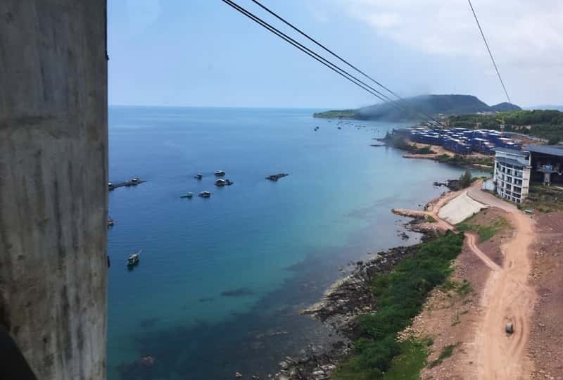 Slowing Down on Hon Thom