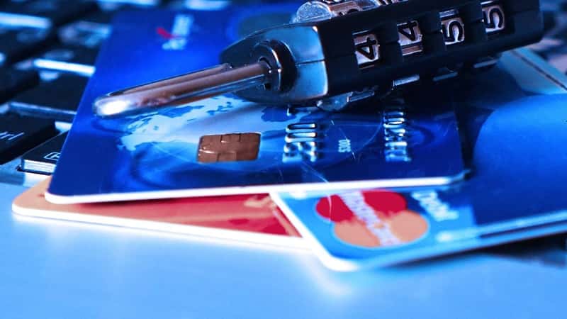 Chase Sapphire Preferred vs. Sapphire Reserve: Which is better for you?