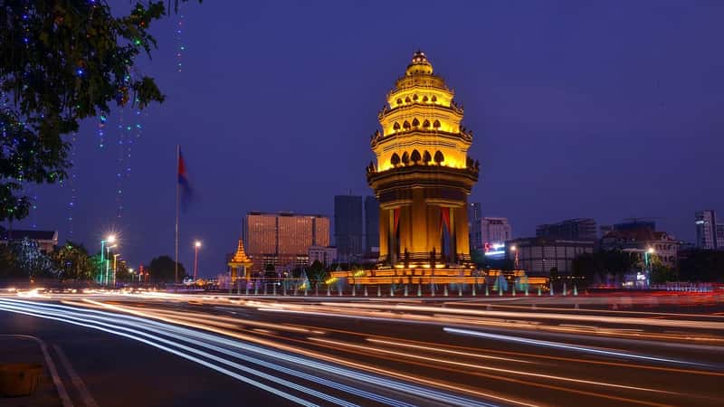 Phnom Penh City Guide: Beyond the Killing Fields (Including Hotel Guide)