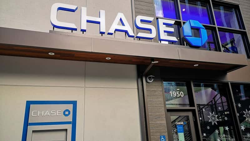 How (and why) to combine your Chase Ultimate Rewards points into a single account