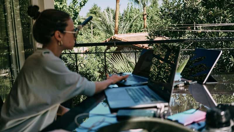 From Freelancing to Employed: New Career Paths for Digital Nomads