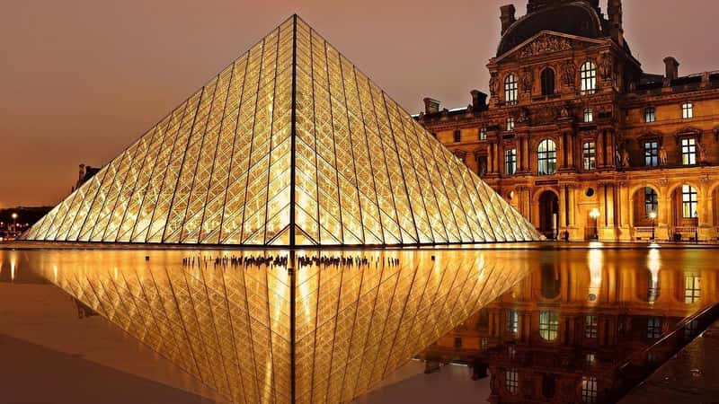 The Biggest Tourist Traps in Paris