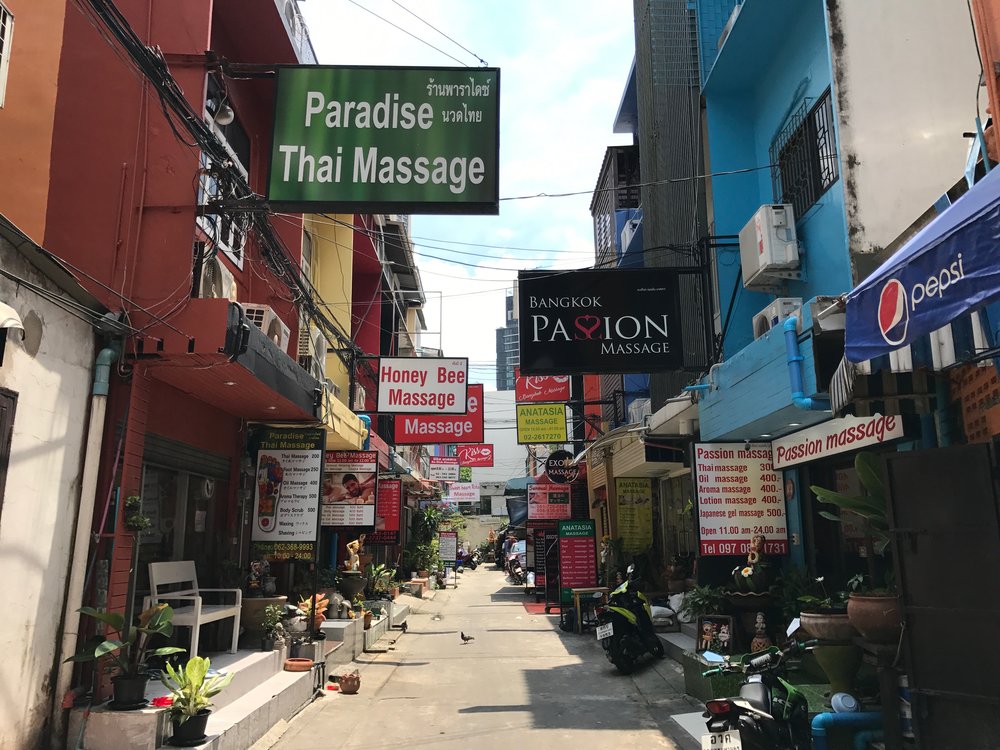 Massage in Thailand, Thailand massage, Thai massage... whatever works!