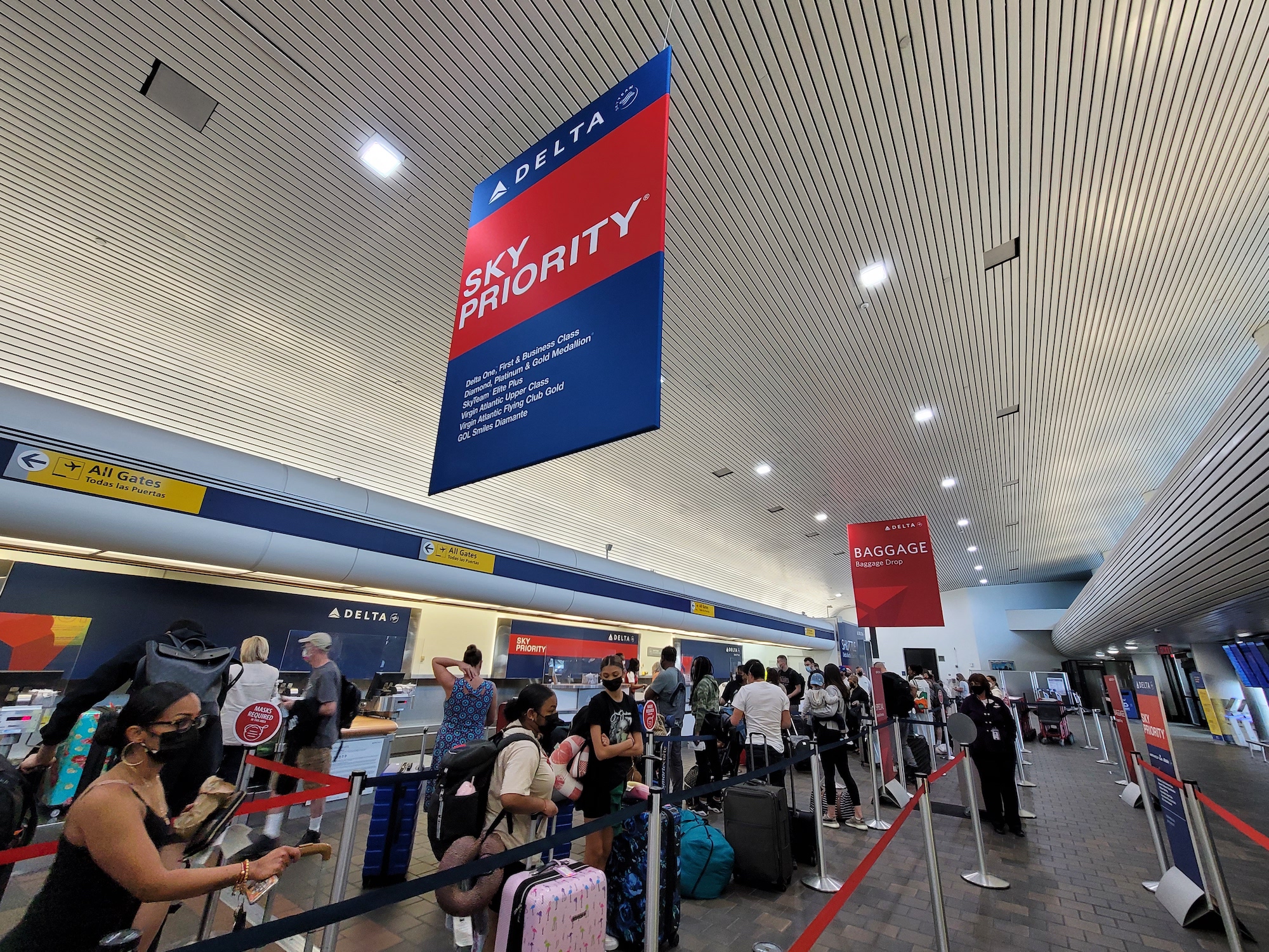 Delta Sky Priority LaGuardia Airport