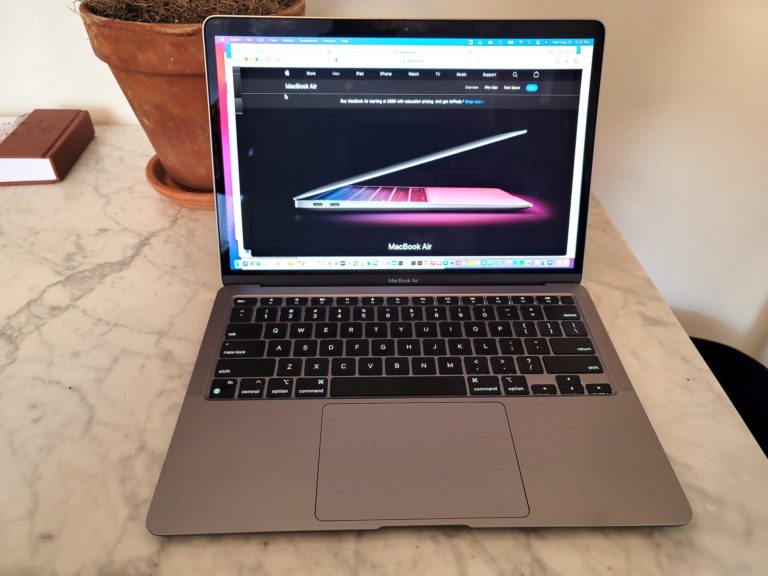 I Switched From MacBook Pro To MacBook Air — Here’s Why I Like Air Better