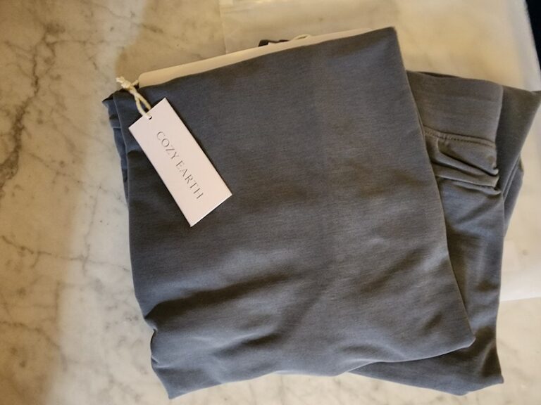 Cozy Earth Pajamas Review : Are They Really Better Than Brooklinen?