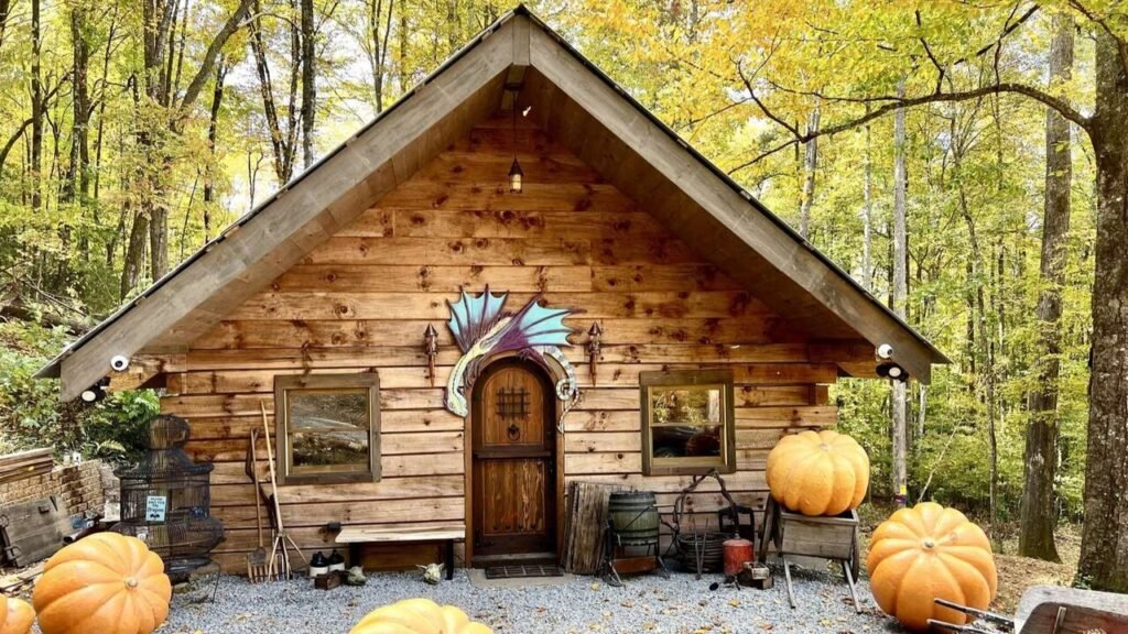 Magical Mountain Resorts in Hayesville, NC. The Caretakers Cabin.