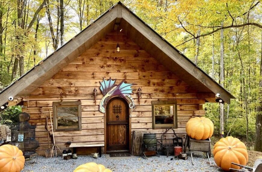 Magical Mountain Resorts in Hayesville, NC. The Caretakers Cabin.
