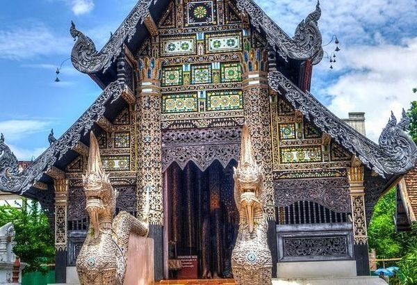 10 Countries Where Locals Welcome Americans The Most