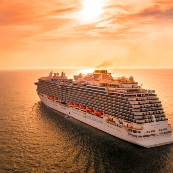 I've Worked On Cruise Ships For Years - 8 Things To Know Before Booking Your Vacation