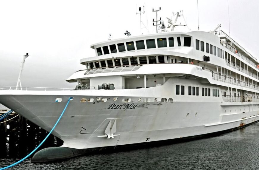 From Resorts To Cruises, Experts Reveal The Biggest Mistakes New Travelers Always Make