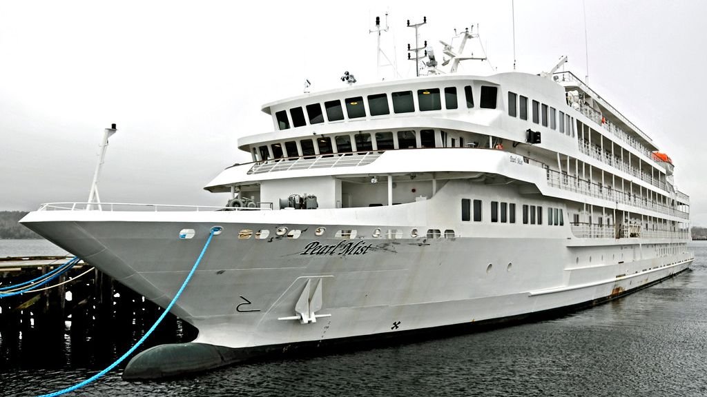 From Resorts To Cruises, Experts Reveal The Biggest Mistakes New Travelers Always Make