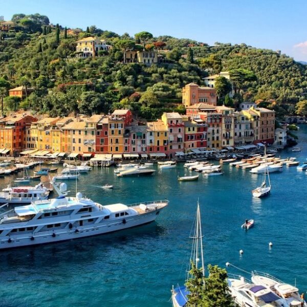 6 Italian Towns Struggling To Manage Growing Tourist Numbers