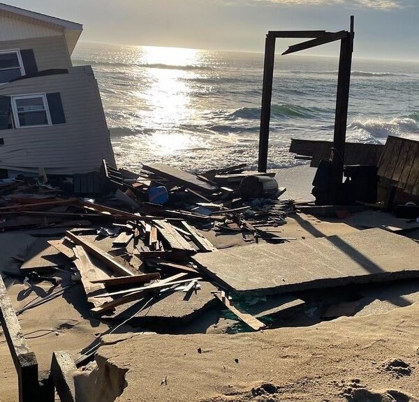 Homes Are Collapsing in North Carolina - A Warning for Coastal Communities, CNN Says